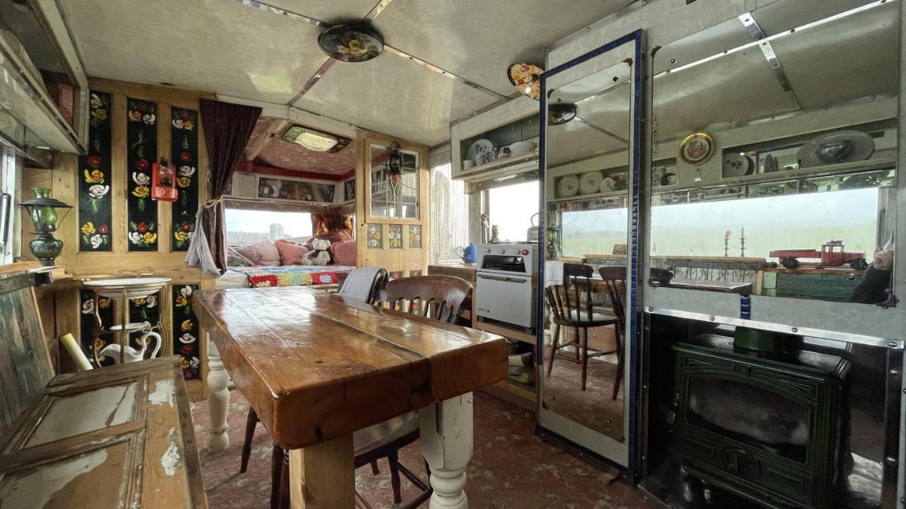 2 X Double Bed Glamping Wagon At Dalby Forest Scarborough Exterior photo